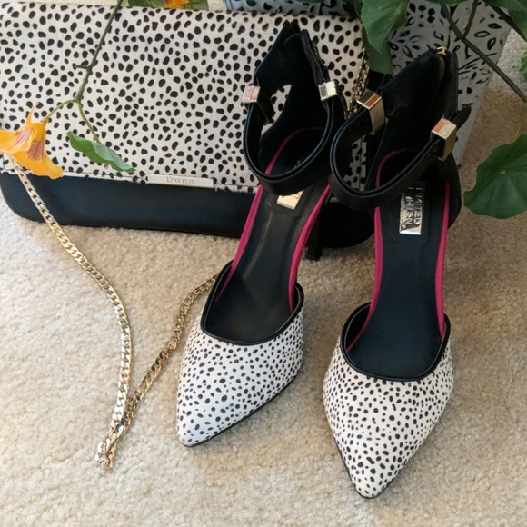 Accessories - Picture 1 of 3